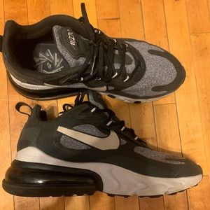 Girls Nike 270 reacts